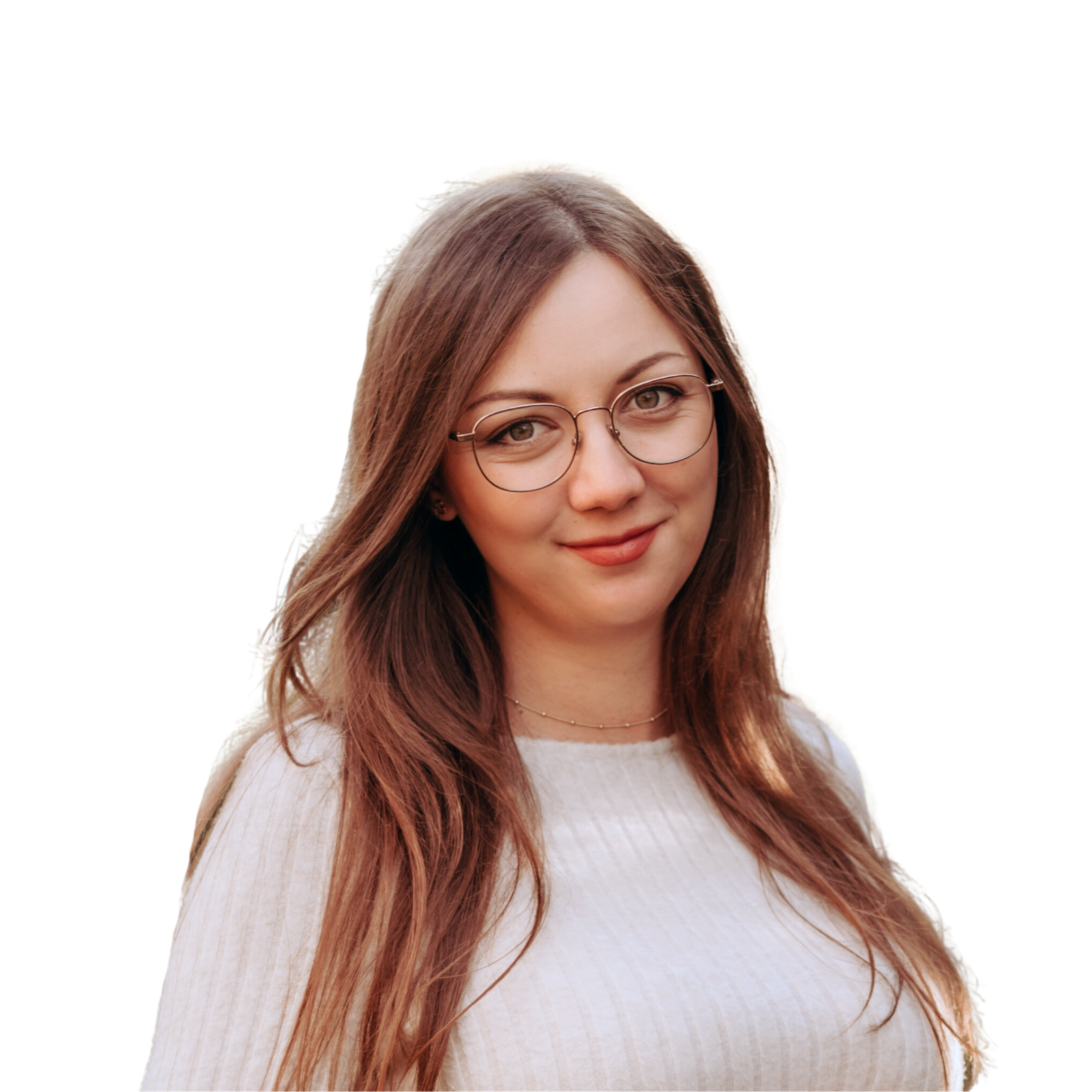 Zdjęcie przedstawia kobiete w długich jasnobrązowych włosach i w okularach, uśmiecha się do Ciebie - jest to Edyta Osdarty, psycholog dziecięcy z bytomia